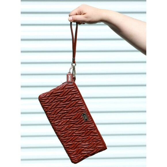 NWT Coach Gathered Leather Larger Clutch Wallet WINE - Picture 2 of 9